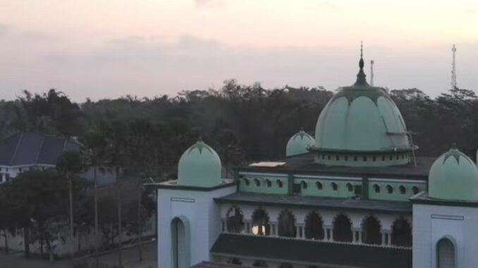 Temukan 9 Pondok Pesantren Terbaik di Provinsi Kalimantan Selatan yang Menjadi Pilihan Favorit Para Santri Temukan 9 Pondok Pesantren Terbaik di Provinsi Kalimantan Selatan yang Menjadi Pilihan Favorit Para Santri