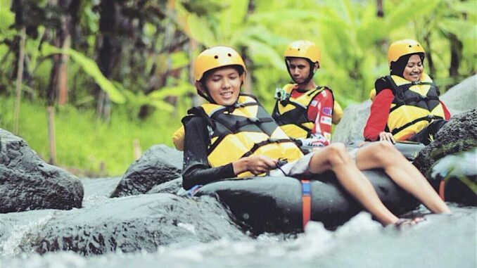 @rrchmnt-1024x681 river tubing malang
