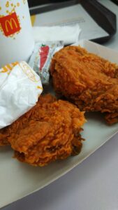 ribs ayam mcd artinya