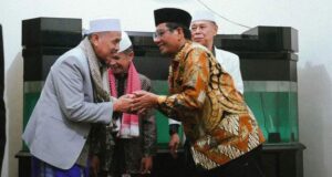 Kunjungan Bahagia Mahfud MD ke Pesantren Tertua: Inilah Pesan Moralnya