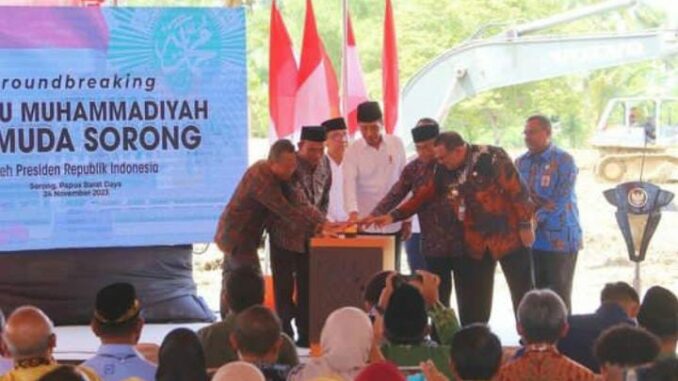 Breaking News: Presiden Jokowi dan Muhadjir Effendy Letakkan Batu Pertama RS Baru di Sorong