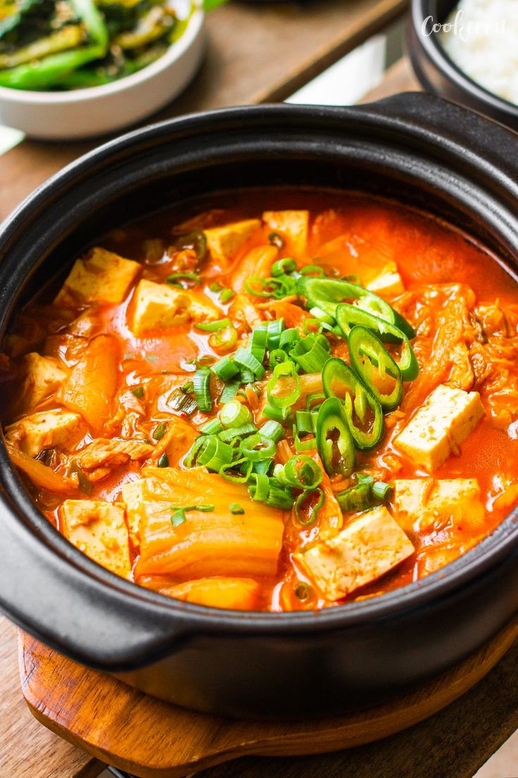 hidangan sup kimchi jjigae