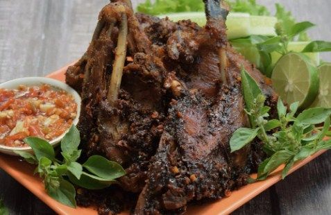 bebek madura bumbu hitam