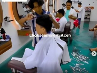 Banjir Tak Henti, Barbershop Tetap Berkilau!