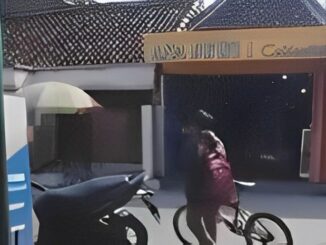 Anak Desa Turi Bersepeda Demi Cinta Ibu di Surabaya!