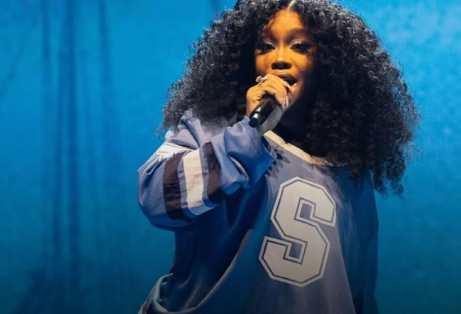 SZA Bocorkan Akan Collab dengan Paramore