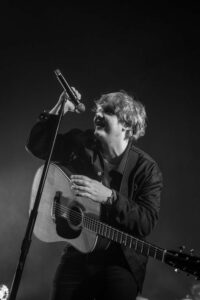 makna lagu lewis capaldi lost on you