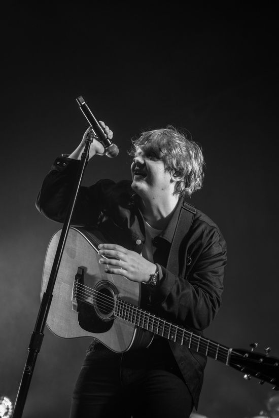 makna lagu lewis capaldi lost on you