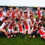Sorotan Hari Ini: Penghormatan Spesial untuk Simon Tahamata oleh Ajax Amsterdam – Mengharukan!